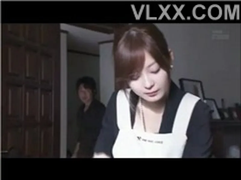 Chồng đi công việc, cô vợ ở nhà bị anh rể cưỡng hiếp